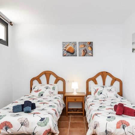 Famara House 12 Villa ภายนอก รูปภาพ